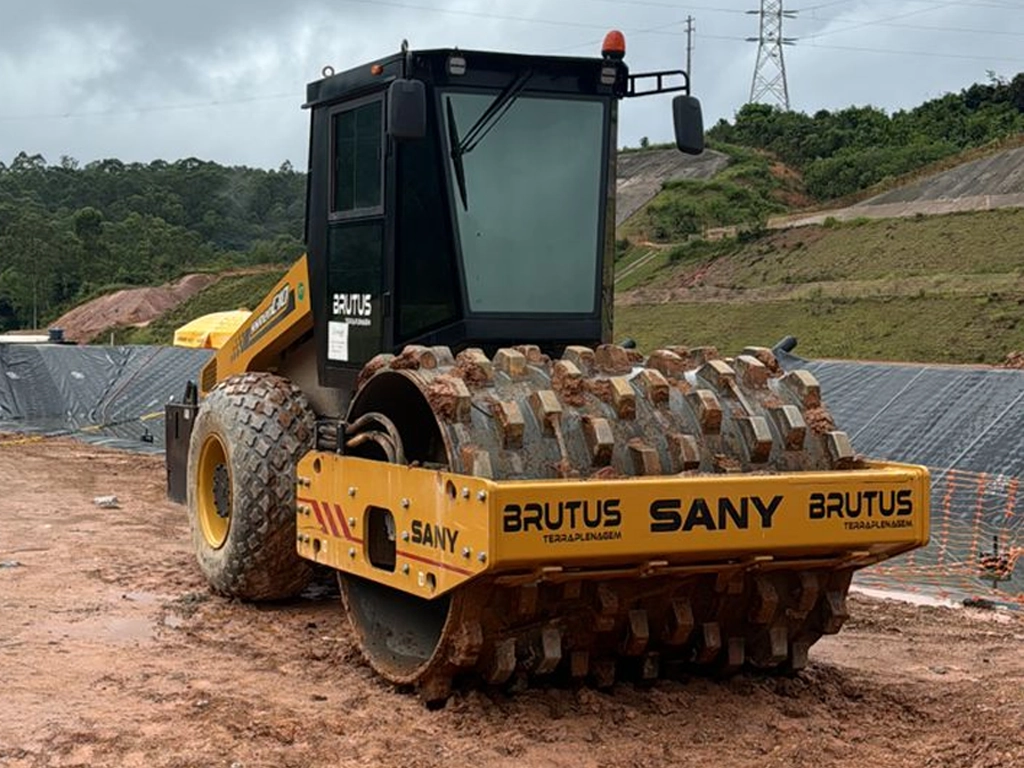 Locação de Rolo Compactador Locação de Rolo Compactador em São Paulo